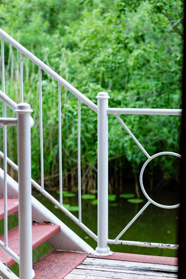 Melynojo Karpio Barza Hotel Kinty Luaran gambar